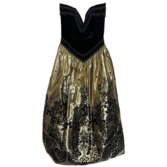 Jessica McClintock Dresses & Skirts - Jessica McClintock Black and Gold Prom Dress